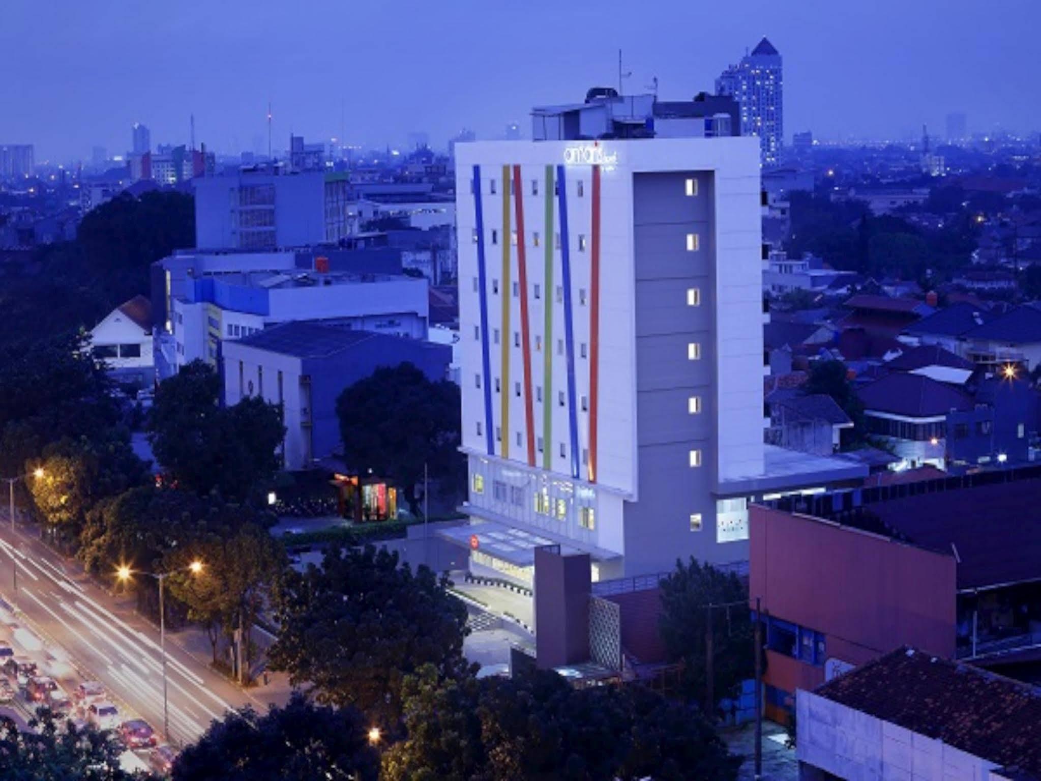 Amaris Hotel Tebet Jakarta Exterior photo